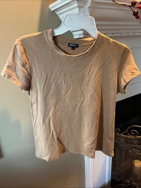 Women's Bleusalt Short Sleeve Crewneck The Perfect Tee Camel Super Soft Size 2